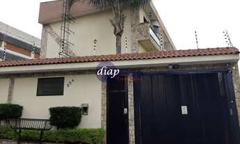 Imagem 3: Lindo sobrado em condomínio fechado com 14 casas. Imóvel com 3 dormitórios, sendo uma suít