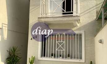 Imagem: Novíssimo e impecável sobrado, construído