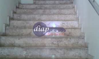 Imagem 7: Prédio com três andares, sendo a parte térrea comercial (consultórios médicos e dentários