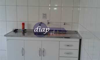 Imagem 2: Prédio com três andares, sendo a parte térrea comercial (consultórios médicos e dentários