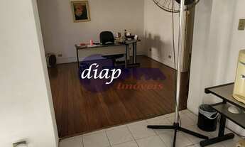 Imagem 3: Excelente casa comercial no Cambuci com 2 andares, no térreo 1 cozinha, 3 salas, 1 galpão