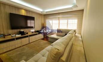 Imagem: O sobrado possui 300 m² de área útil