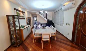 Imagem 3: O sobrado possui 300 m² de área útil com cômodos amplos e arejados. O imóvel está mobiliad