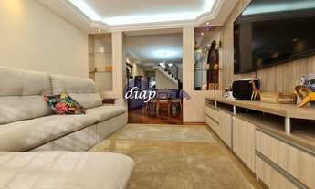 Imagem 2: O sobrado possui 300 m² de área útil com cômodos amplos e arejados. O imóvel está mobiliad