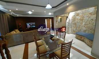 Imagem: Lindo sobrado com 262 m² divididos em 3