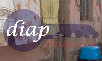 Imagem 4: Imóvel antigo à venda com 2 quartos e 1 banheiro no total. O imóvel está bem localizado, p