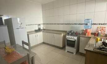 Imagem 6: CASA RESIDENCIAL EM EXCELENTE LOCALIZAÇÃO - 3 dormitórios - Cozinha com móveis planejados