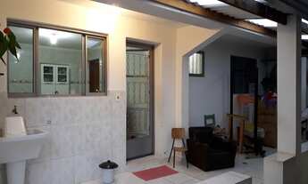 Imagem: Duas casas grandes com 02 dorm. Cada, sala