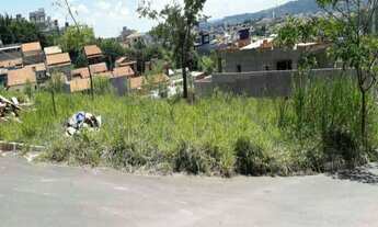 Imagem: Excelente terreno com 297 m² no Bairro