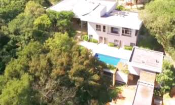 Imagem 2: Essa casa cinematográfica pode ser sua!