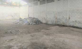 Imagem 2: Grande terreno com barracão estruturado para montar seu negócio