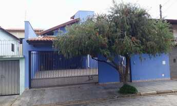 Imagem: Linda casa com 3 quartos e uma suíte no