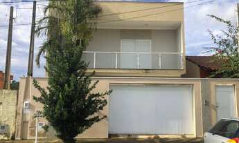 Imagem 2: Venha Conhecer esta Linda Casa em Valinhos com 4 dormitórios e 300m²!!!!