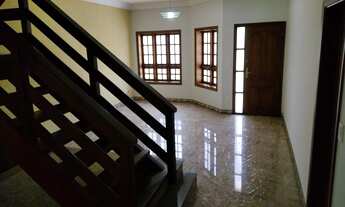 Imagem 2: BELISSIMA CASA A VENDA EM ÁREA PRIVILEGIADA COM 4 DORMITÓRIOS COM VARANDA, SENDO 1 SUÍTE