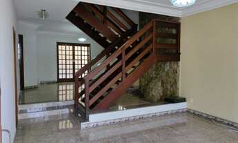 Imagem 3: BELISSIMA CASA A VENDA EM ÁREA PRIVILEGIADA COM 4 DORMITÓRIOS COM VARANDA, SENDO 1 SUÍTE