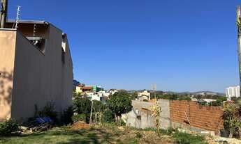 Imagem: OPORTUNIDADE DE UM ÓTIMO TERRENO COM 300M²