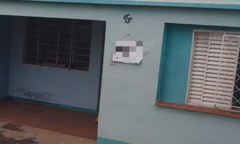 Imagem 2: Casa antiga em um Terreno de 250mts em localização excelente. Bairro tranquilo e muito tra