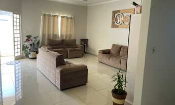 Imagem 3: Venha conhecer esta Linda Chácara com 4 Dormitórios, sendo uma suíte em Paulinia!