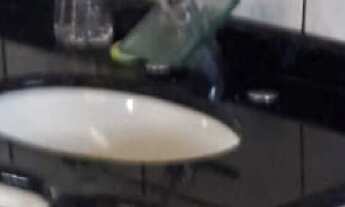 Imagem 7: Sobrado com 3 quartos, sendo 1 suite e 2 banheiros de 300m2 em cima de salão comercial com