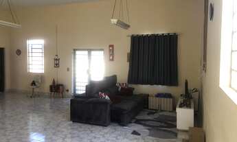 Imagem 3: Venha conhecer esta Excelente Casa de 3 dormitórios com amplo salão com 2 banheiros e Vali