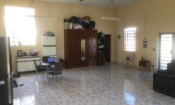 Imagem 4: Venha conhecer esta Excelente Casa de 3 dormitórios com amplo salão com 2 banheiros e Vali