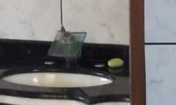 Imagem 6: Sobrado com 3 quartos, sendo 1 suite e 2 banheiros de 300m2 em cima de salão comercial com