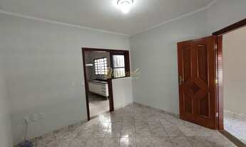 Imagem 6: Aconchegante casa térrea á venda, dois dormitórios 1 suíte, escritório, portão eletrônico