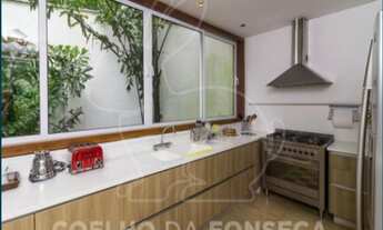 Imagem 3: 3 dormitórios, 4 vagas na garagem, 724M² de Área Construída