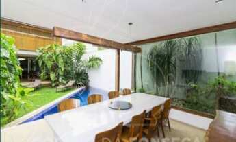 Imagem 6: 3 dormitórios, 4 vagas na garagem, 724M² de Área Construída