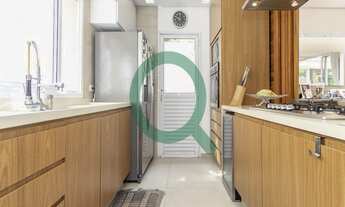 Imagem 7: 4 dormitórios, 4 suíte, 3 vagas na garagem, 307M² de Área Construída