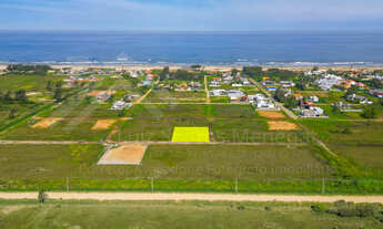 Imagem 3: Terreno de esquina, próximo a praia, com 975 m² no Rincão