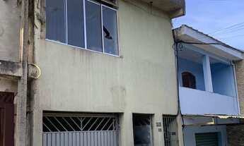 Imagem: 04 casas no terreno, cada uma de 2 cômodos