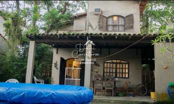 Imagem: 5 dormitórios, 1 banheiros, 1 vaga na garagem