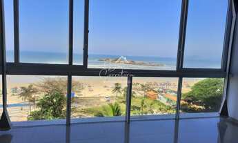 Imagem 3: Apartamento reformado frente mar com 4 suítes, 2 salas, vaga no prédio e 190m² no bairro P