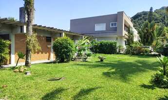 Imagem 5: Terreno de alto padrão no condomínio Enseada, Guarujá-SP com piscina, área gourmet, sauna