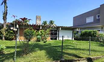 Imagem 2: Terreno de alto padrão no condomínio Enseada, Guarujá-SP com piscina, área gourmet, sauna