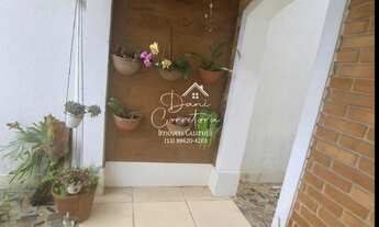 Imagem 2: 3 dormitórios, 1 suítes, 3 vagas na garagem, 160M² de Área Construída