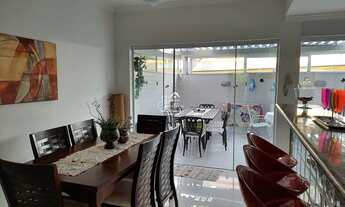 Imagem: 3 dormitórios, 1 suítes, 3 banheiro, 3