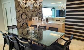 Imagem 4: 3 dormitórios, 2 suíte, 2 vagas na garagem, 220M² de Área Construída