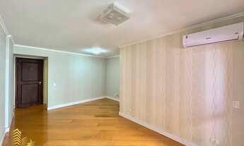 Imagem 1: Apartamento com sacada, 3 domitórios e 1 vaga no Bigorrilho