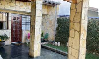 Imagem: Linda casa jardim florestal