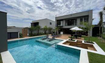 Imagem: Casa alto padrão à venda no módulo 16