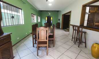 Imagem 7: Sobrado à venda no Centro de Bertioga com 4 dormitórios sendo 2 suítes, living amplo e 3 v