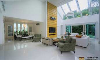 Imagem: Casa de alto padrão à venda com 2 lotes