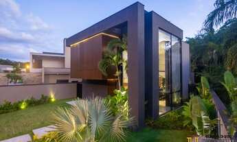 Imagem: Casa com 5 suítes à venda no módulo 24