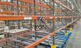 Imagem 6: Galpão Logístico em Pinhais com Pé-Direito de 10,5m e Piso 4t/m²