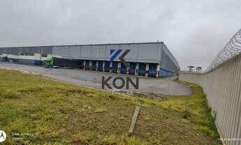 Imagem: Galpão Logístico em Pinhais com Pé-Direito