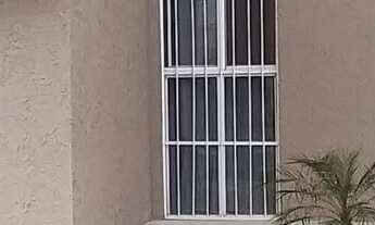 Imagem 2: 2 dormitórios, 1 banheiros, 1 vaga na garagem, 41M² de Área Construída