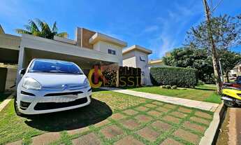 Imagem 2: Excelente oportunidade de locação: Casa com 3 quartos, 1 suíte, 3 salas no Condomínio Guap