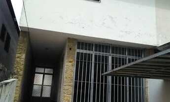 Imagem: 4 dormitórios, 3 banheiro, 2 vagas na garagem